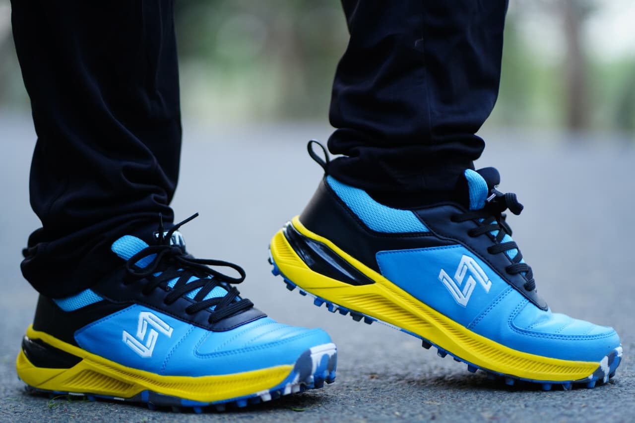 7T7T CRICKET SHOES